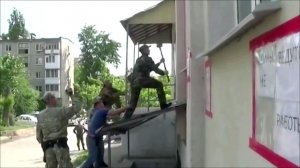 В Саратове правоохранители взяли штурмом реабилитационный центр для наркозависимых