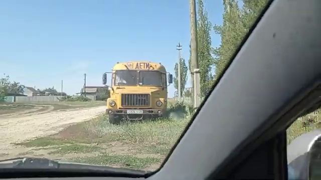 VloG: За смородиной. Подсолнухи. Моя школа. Где мы раньше жили? Дима на рыбалку. 27.07.21 смотреть онлайн