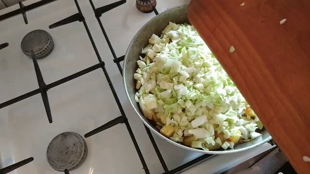 Овощное рагу с кабачком и куриной грудкой. смотреть онлайн