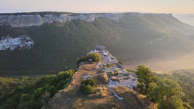 Обзор Мангуп крепости в Бахчисарае. 4к/60fps. Крым. 2022 смотреть онлайн