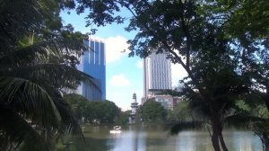 Парк Люмпини в Бангкоке. Lumpini Park in Bangkok