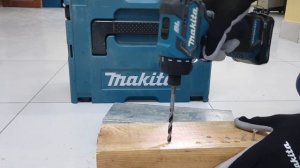 DF032D Makita 12V Driver Drill