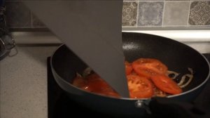 ? Жареная рыба с помидорами ?и луком по-Турецки / BALIKKONDU tarifi