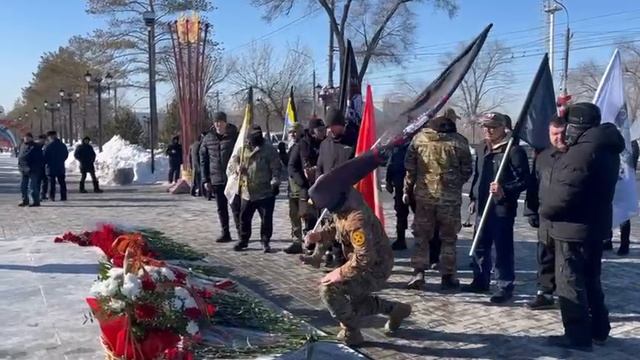 ЧВК «Вагнер» в Оренбурге возложили цветы к памятникам к 23 февраля