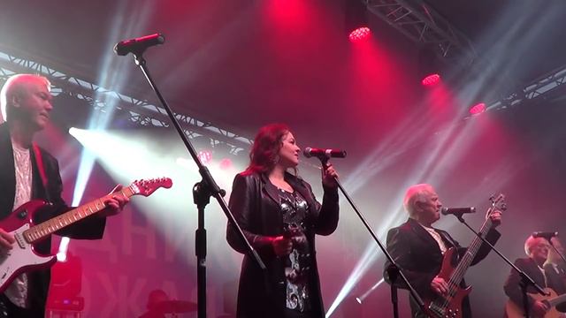 ДЛЯ МЕНЯ НЕТ ТЕБЯ ПРЕКРАСНЕЙ. ПОЮЩИЕ ГИТАРЫ смотреть онлайн