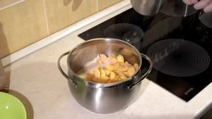 Абрикосовое варенье пятиминутка. Пальчики оближешь.