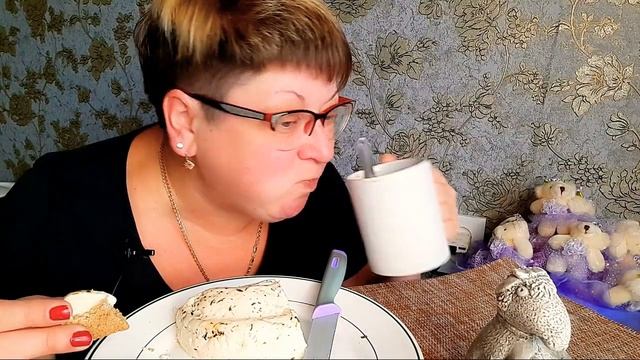 мукбанг/Кавказский сыр/обжор и разговоры на камеру/Mukbang