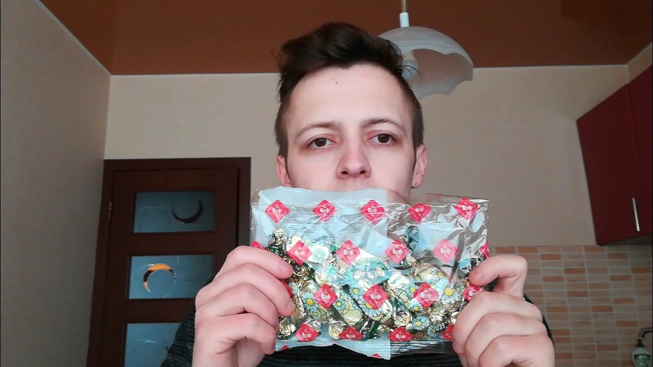 МУКБАНГ КОНФЕТЫ РОМАШКА ИЗ СССР