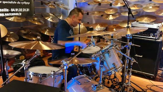 Final drum solo - John Macaluso @ Percu Son Marseille смотреть онлайн