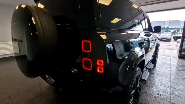 LAND ROVER DEFENDER 110 3.0 D250 MHEV HARD TOP AUTO 4WD #landrover #defender #carforsale #carshow смотреть онлайн