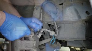 Ford Transit (2000 - 2006) - Brake pad Remove and replace