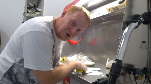 Новости из цеха ХИМЧИСТКА БЕЛЫЕ КРОССОВКИ аппарат Revitapoint смотреть онлайн