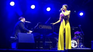 Gualazzi Molinari - Dance me to the end of love
