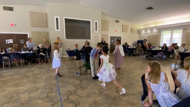 Bach Tea Day Minuet Dance Group 5 смотреть онлайн