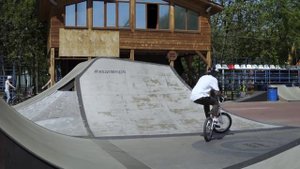 Крутые БМХ трюки Романа Хайрутдинова в парке | BMX edit