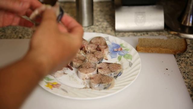 Скумбрия, как приготовить и с чем съесть.