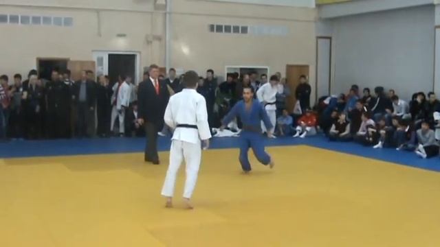 ЧЕМПИОНАТ МОСКВЫ ДО 23 ЛЕТ (2010) смотреть онлайн