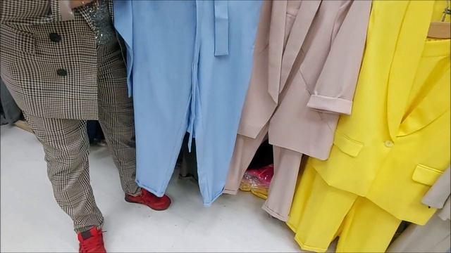 САДОВОД/КЛАССИЧЕСКИЕ КОСТЮМЫ БОЛЬШОЙ ВЫБОР/ ОПТ И РОЗНИЦА / РЫНОК МОСКВА смотреть онлайн