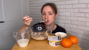 МУКБАНГ ХЛОПЬЯ С МОЛОКОМ ЙОГУРТ ФРУКТЫ MUKBANG CEREAL WITH MILK YOGURT FRUIT