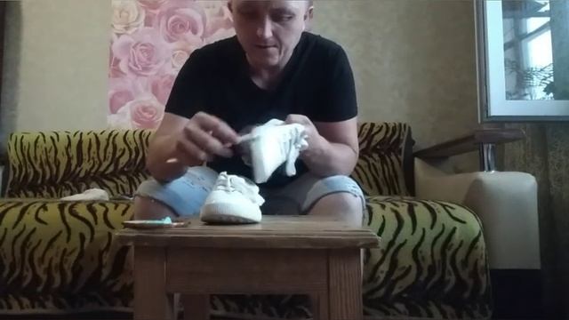 Лучший способ почистить белую обувь (кроссовки,туфли,кеды) БЫСТРО и ЛЕГКО смотреть онлайн