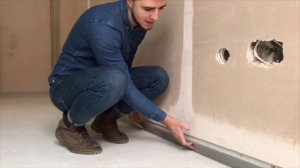 Скрытый плинтус ✔️ Как правильно установить? [Holz]