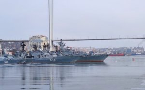 Льдины в бухте Золотой Рог. Владивосток