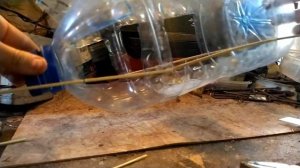 Как сделать КОРМУШКУ для ПТИЦ из пластиковой бутылки | Кормушка для ПТИЦ своими руками | КОРМУШКА