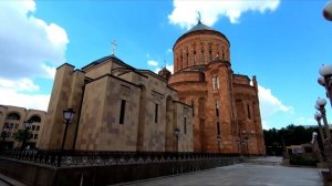 Армянская церковь в Москве. Красивый комплекс, резиденция главы Армянской апостольской церкви.