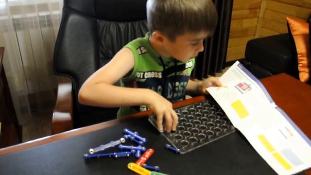 Обзор игрушек: Конструктор " Первые шаги в электронике" смотреть онлайн