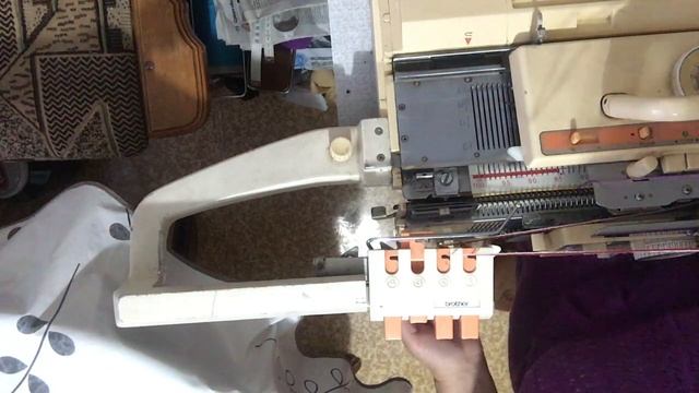 Вязание на машине. Как пользоваться многоцветником Смена нитей при вязании перфокартой смотреть онлайн