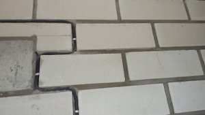 Укладка кабеля на балконе под освещение.