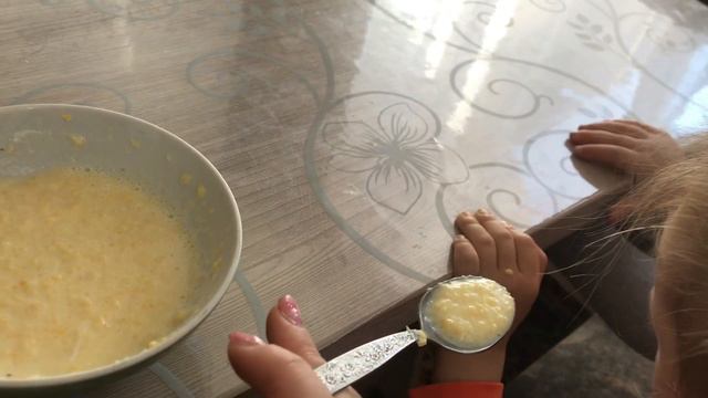 Все засыпала солью. Выкопали морковь.