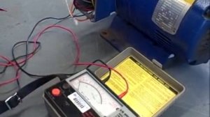 Проверка мегаомметром сопротивления изоляции двигателя.