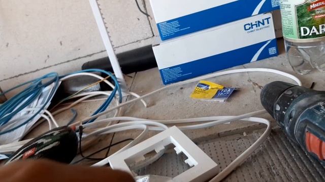 двухкнопочный выключатель Schneider Electric без фиксации, переделка за копейки.