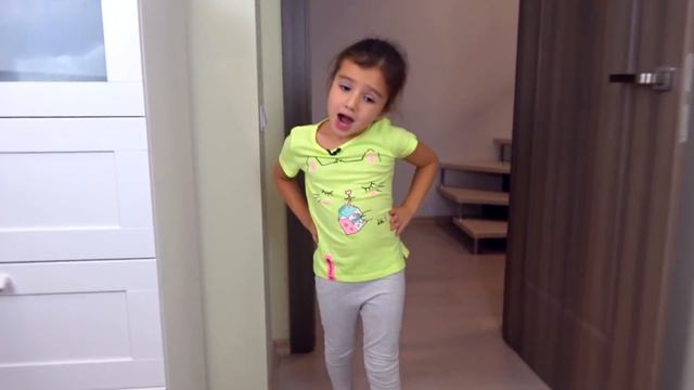 ЗАЧЕМ Аминке МНОГО СЛАЙМА? Камиль и Аминка УЧАТСЯ ДЕЛИТСЯ ИГРУШКИ VS СЛАЙМ ЛИЗУН ЧТО ВЫБРАЛ Папа? смотреть онлайн