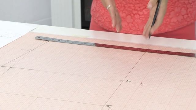 Одежда для малышей до 3х лет. Стильный полукомбинезон без боковых швов. Часть 1. Конструирование. смотреть онлайн