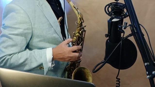 Beauty and the best -tenor and alto sax cover смотреть онлайн