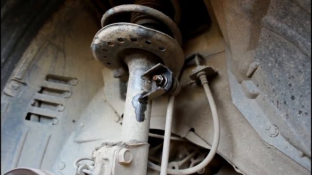 Стук стоек переднего стабилизатора на Nissan Qashqai 2,0 4WD Ниссан Кашкай 2008 года смотреть онлайн