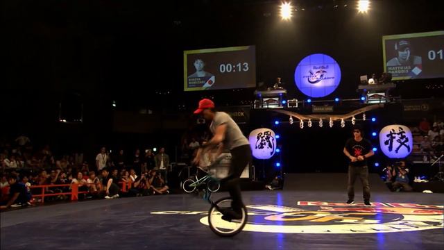 Circle Of Balance BMX Flatland Japan смотреть онлайн
