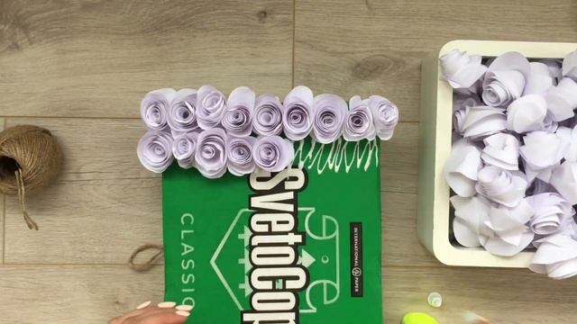 Бюджетный зимний декор. Панно «Розы под снегом». Тестирую спрей для декора из фикс прайс смотреть онлайн