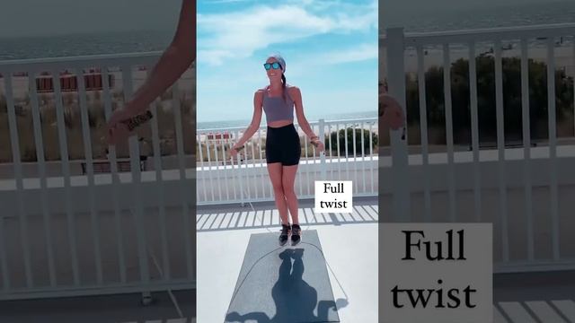 No crunches here! ??♀️#jumprope #jumpropeworkout #cardio #sixpack #abs #coreworkout #nogym #yt смотреть онлайн