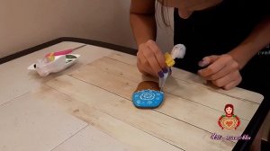 Роспись пряника по мокрому / пряник-матрёшка / рисуем цветок в технике "по мокрому"