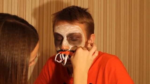Очень страшный образ клоуна на Halloween!!!