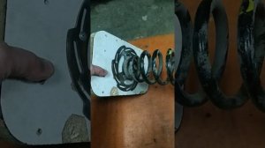 Поделка из пружины автомобиля