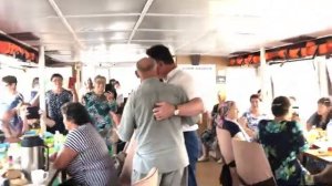 Ришат Галиханов на теплоходе Чайка с душевными песнями