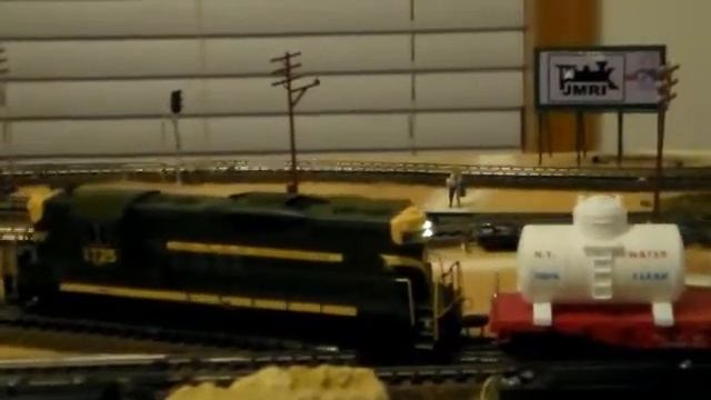 Тепловоз GP9 EMD с декодером SoundTraxx MC2H104P9. Масштаб 1:87 смотреть онлайн