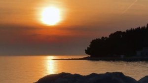 Я всё соврал. Автор Эль Твит. музыка Ludovico Einaudi.