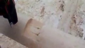 Срубы домов "в чашу", видео изготовления углового соединения "в чашу"
