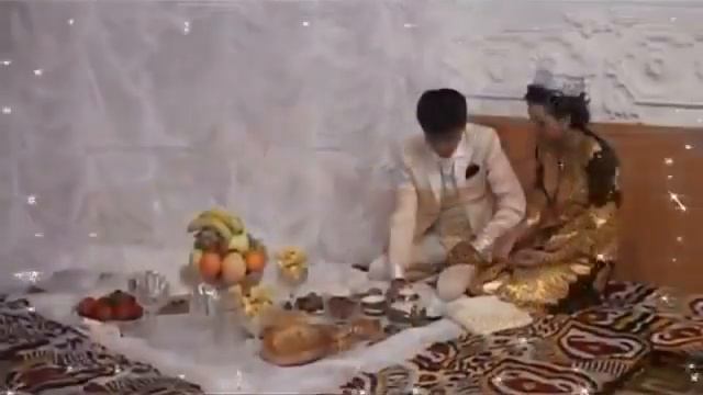 Bezorilik qilayotgan qizning qattiq pornosi