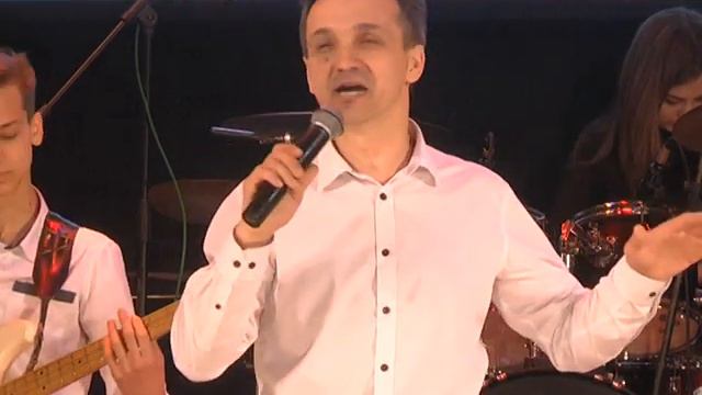 ЗАРЯДИЛИСЬ ЭНЕРГИЕЙ